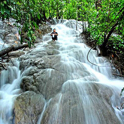 แพคเกจ P107 เที่ยวเขื่อนรัชชประภา 1 วัน ไปเที่ยวน้ำตกบางหอย โปรแกรมทัวร์สุราษฎร์ธานี 1 วัน ที่เขื่อนรัชชประภา 1,500฿/ท่าน